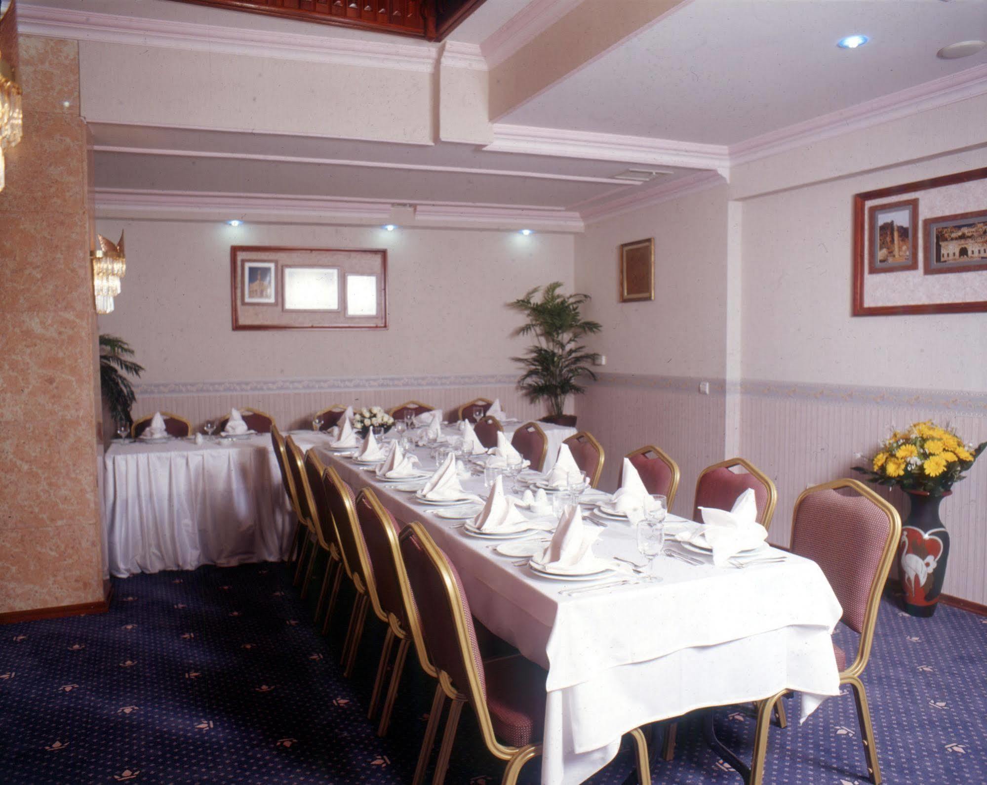 Ankara Royal Hotel Bagian luar foto